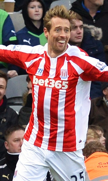 Crouch's header claims valuable point for Stoke at Newcastle